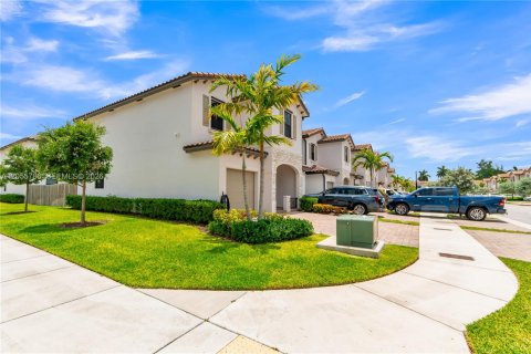 Adosado en venta en Homestead, Florida, 3 dormitorios, 157.47 m2 № 2172772 - foto 4