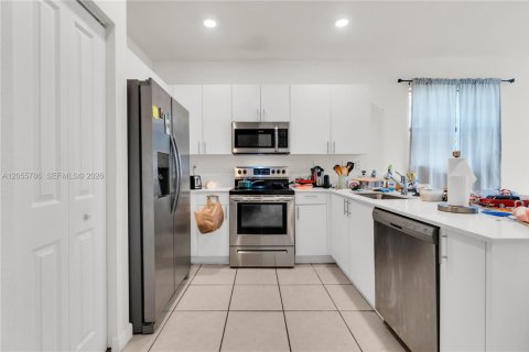Adosado en venta en Homestead, Florida, 3 dormitorios, 157.47 m2 № 2172772 - foto 10