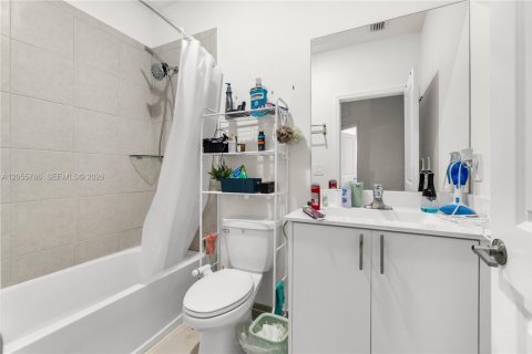 Adosado en venta en Homestead, Florida, 3 dormitorios, 157.47 m2 № 2172772 - foto 28