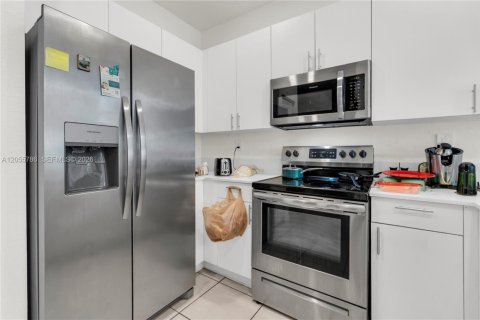 Adosado en venta en Homestead, Florida, 3 dormitorios, 157.47 m2 № 2172772 - foto 12