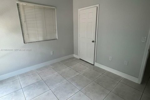 Снять в аренду кондоминиум в Корал-Спрингс, Флорида 3 спальни, 119.47м2, № 2046829 - фото 14