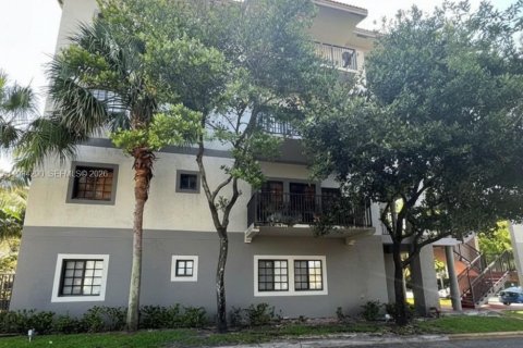 Кондоминиум с 3 спальнями в Корал-Спрингс, Флорида № 2046829