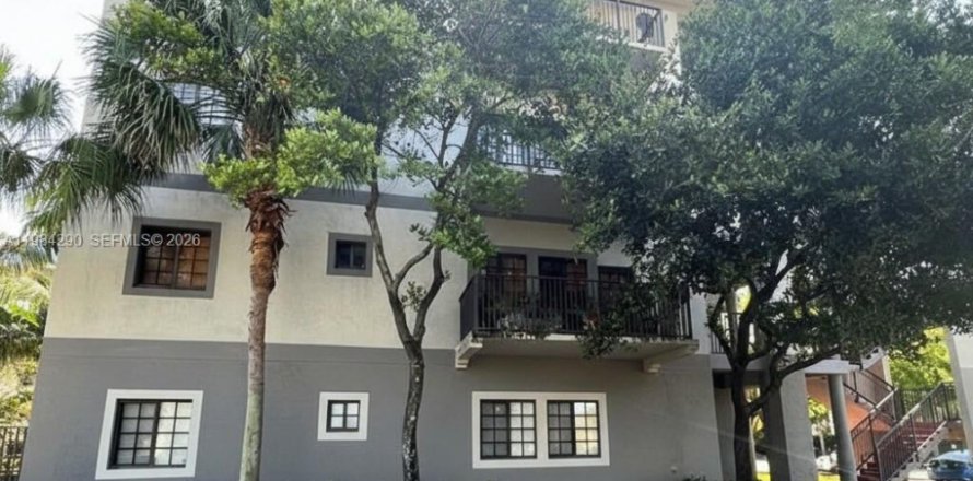 Кондоминиум с 3 спальнями в Корал-Спрингс, Флорида № 2046829