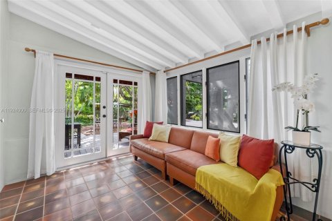 Купить виллу или дом в Майами, Флорида 4 спальни, 179.49м2, № 1985836 - фото 12