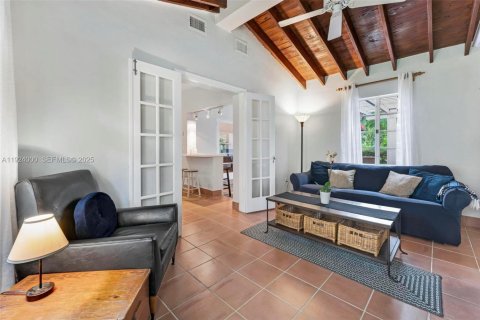 Купить виллу или дом в Майами, Флорида 4 спальни, 179.49м2, № 1985836 - фото 17