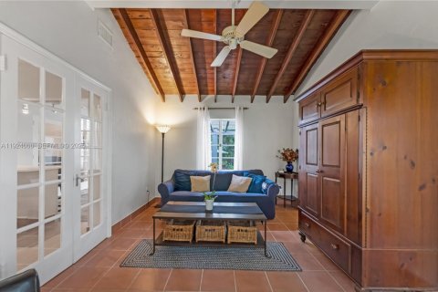 Купить виллу или дом в Майами, Флорида 4 спальни, 179.49м2, № 1985836 - фото 16