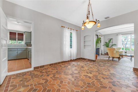 Купить виллу или дом в Майами, Флорида 4 спальни, 179.49м2, № 1985836 - фото 10