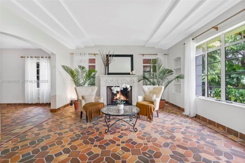 Купить виллу или дом в Майами, Флорида 4 спальни, 179.49м2, № 1985836 - фото 5