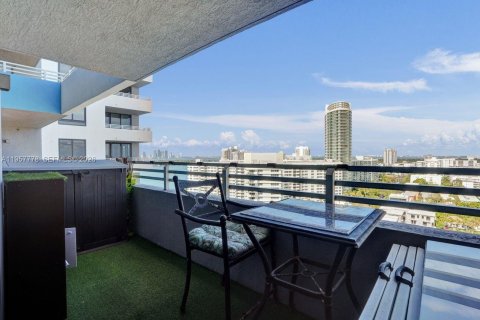 Copropriété à vendre à Miami Beach, Floride: 2 chambres, 100.71 m2 № 2154817 - photo 4