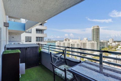 Copropriété à vendre à Miami Beach, Floride: 2 chambres, 100.71 m2 № 2154817 - photo 15