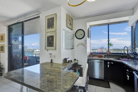 Copropriété à vendre à Miami Beach, Floride: 2 chambres, 100.71 m2 № 2154817 - photo 25