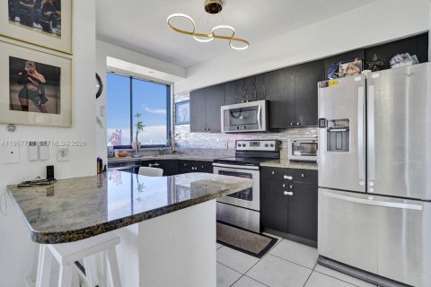Copropriété à vendre à Miami Beach, Floride: 2 chambres, 100.71 m2 № 2154817 - photo 19