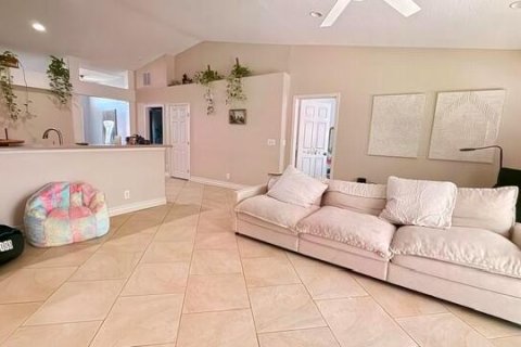 Casa en venta en Port St. Lucie, Florida, 4 dormitorios, 196.21 m2 № 2153857 - foto 14