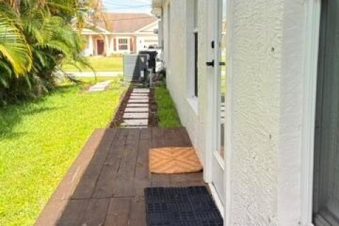 Casa en venta en Port St. Lucie, Florida, 4 dormitorios, 196.21 m2 № 2153857 - foto 7