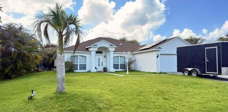 Casa en Port St. Lucie, Florida 4 dormitorios, 196.21 m2 № 2153857
