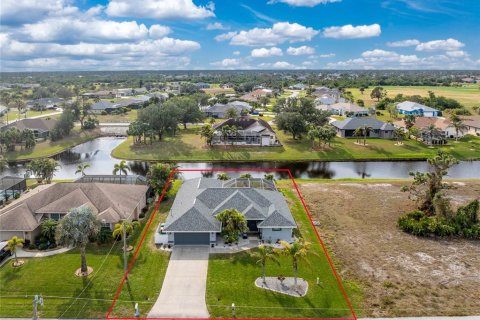 House in Rotonda, Florida 3 bedrooms, 177.81 sq.m. № 1560687 - photo 1