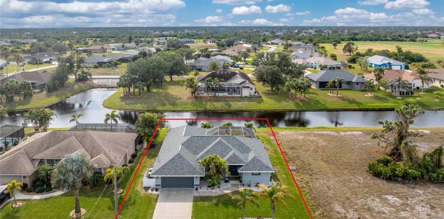 House in Rotonda, Florida 3 bedrooms, 177.81 sq.m. № 1560687
