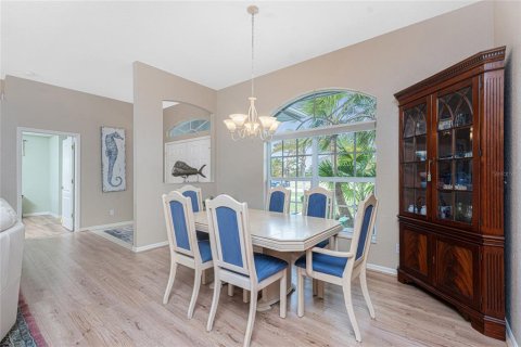 House in Rotonda, Florida 3 bedrooms, 177.81 sq.m. № 1560687 - photo 6