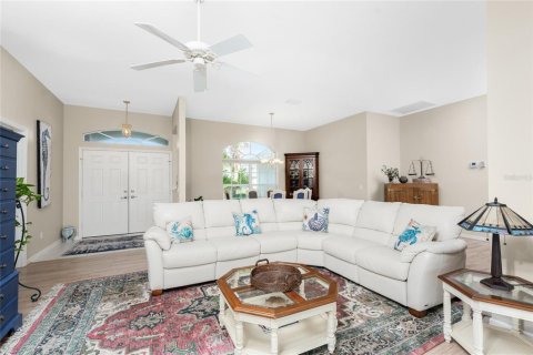 House in Rotonda, Florida 3 bedrooms, 177.81 sq.m. № 1560687 - photo 11