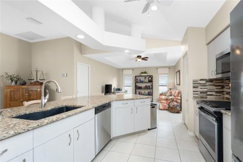 House in Rotonda, Florida 3 bedrooms, 177.81 sq.m. № 1560687 - photo 17