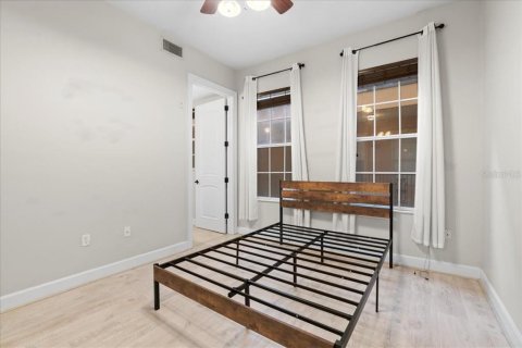 Condo in Gainesville, Florida, 2 bedrooms  № 1870755 - photo 16