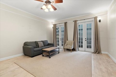 Condo in Gainesville, Florida, 2 bedrooms  № 1870755 - photo 14