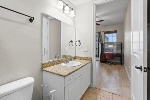 Condo in Gainesville, Florida, 2 bedrooms  № 1870755 - photo 24