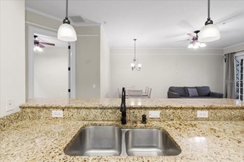 Condo in Gainesville, Florida, 2 bedrooms  № 1870755 - photo 9