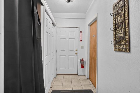 Propiedad comercial en venta en Palatka, Florida, 93.18 m2 № 2224344 - foto 4