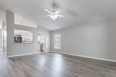 Villa ou maison à vendre à Brandon, Floride: 3 chambres, 172.43 m2 № 1680305 - photo 15