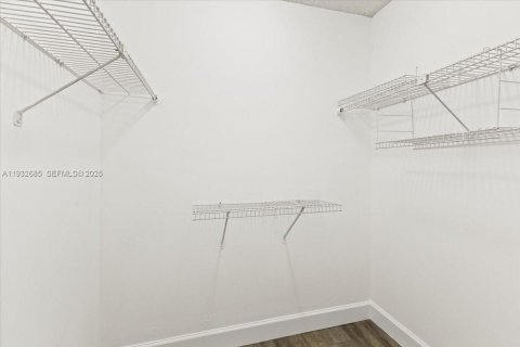 Снять в аренду кондоминиум в Уэстон, Флорида 2 спальни, 114.36м2, № 1991587 - фото 12