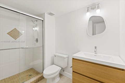 Снять в аренду кондоминиум в Уэстон, Флорида 2 спальни, 114.36м2, № 1991587 - фото 7