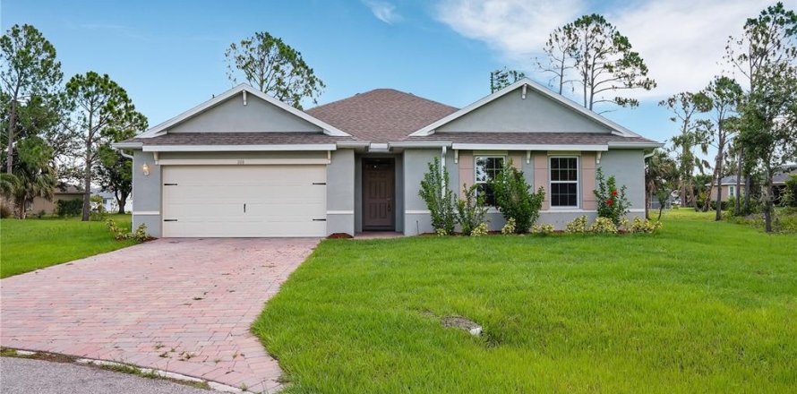 House in Punta Gorda, Florida 4 bedrooms, 217.3 sq.m. № 1907249