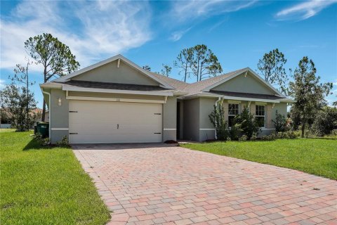 House in Punta Gorda, Florida 4 bedrooms, 217.3 sq.m. № 1907249 - photo 2