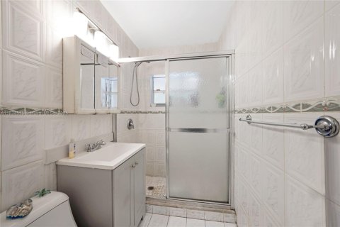 Casa en venta en North Miami, Florida, 3 dormitorios, 130.06 m2 № 1821603 - foto 14