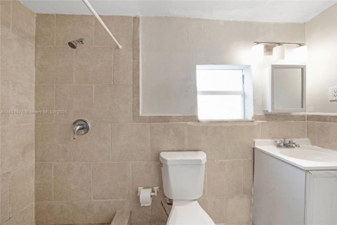 House in North Miami, Florida 3 bedrooms, 130.06 sq.m. № 1821603 - photo 16