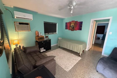 Commercial property in Saint Pete Beach, Florida 2 bedrooms, 107.4 sq.m. № 2205436 - photo 10