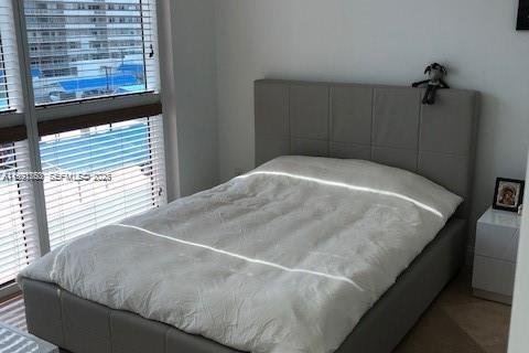 Copropriété à louer à Hallandale Beach, Floride: 1 chambre, 76.27 m2 № 2052588 - photo 9