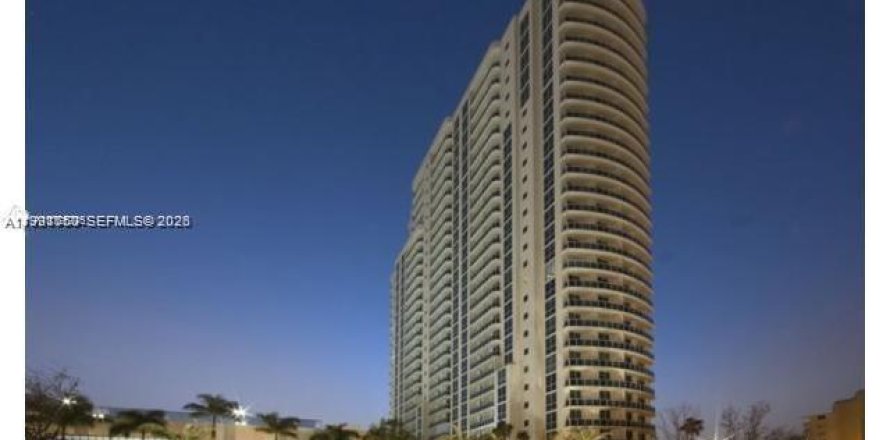Condo à Hallandale Beach, Floride, 1 chambre  № 2052588