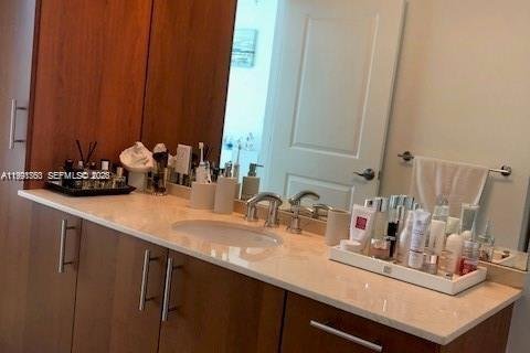 Copropriété à louer à Hallandale Beach, Floride: 1 chambre, 76.27 m2 № 2052588 - photo 12