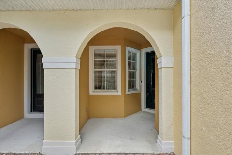 Touwnhouse à vendre à Oviedo, Floride: 3 chambres, 139.54 m2 № 2151199 - photo 2