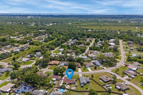 House in Palm Bay, Florida 3 bedrooms, 153.47 sq.m. № 2247130 - photo 4