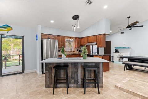 House in Palm Bay, Florida 3 bedrooms, 153.47 sq.m. № 2247130 - photo 10