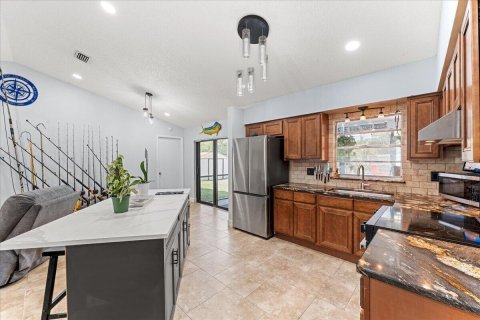 House in Palm Bay, Florida 3 bedrooms, 153.47 sq.m. № 2247130 - photo 13