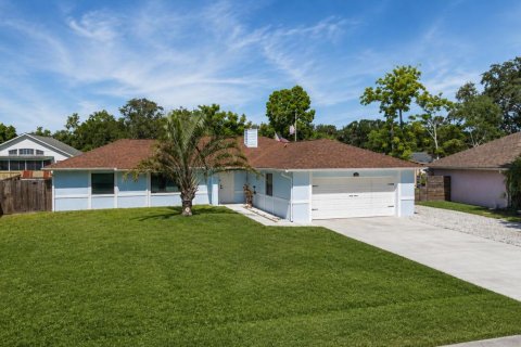 House in Palm Bay, Florida 3 bedrooms, 153.47 sq.m. № 2247130