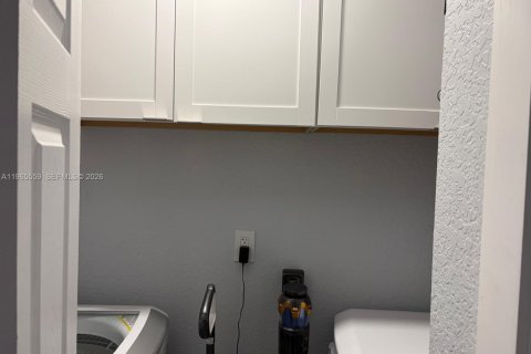 Купить таунхаус в Майами, Флорида 3 спальни, 106.84м2, № 2027766 - фото 12