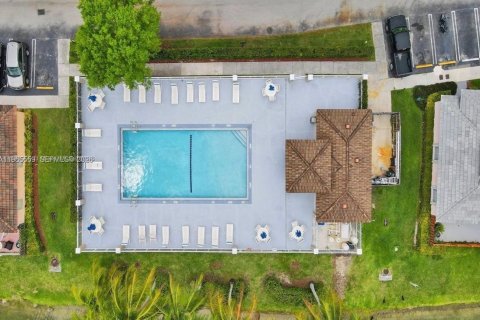 Купить таунхаус в Майами, Флорида 3 спальни, 106.84м2, № 2027766 - фото 29