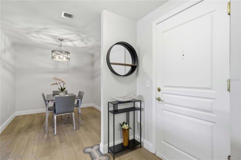 Copropriété à vendre à Sarasota, Floride: 2 chambres, 107.77 m2 № 2308747 - photo 5