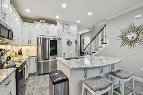 Adosado en venta en Tampa, Florida, 3 dormitorios, 219.99 m2 № 1894380 - foto 12