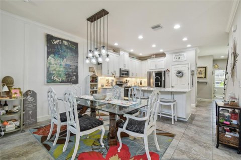 Adosado en venta en Tampa, Florida, 3 dormitorios, 219.99 m2 № 1894380 - foto 18